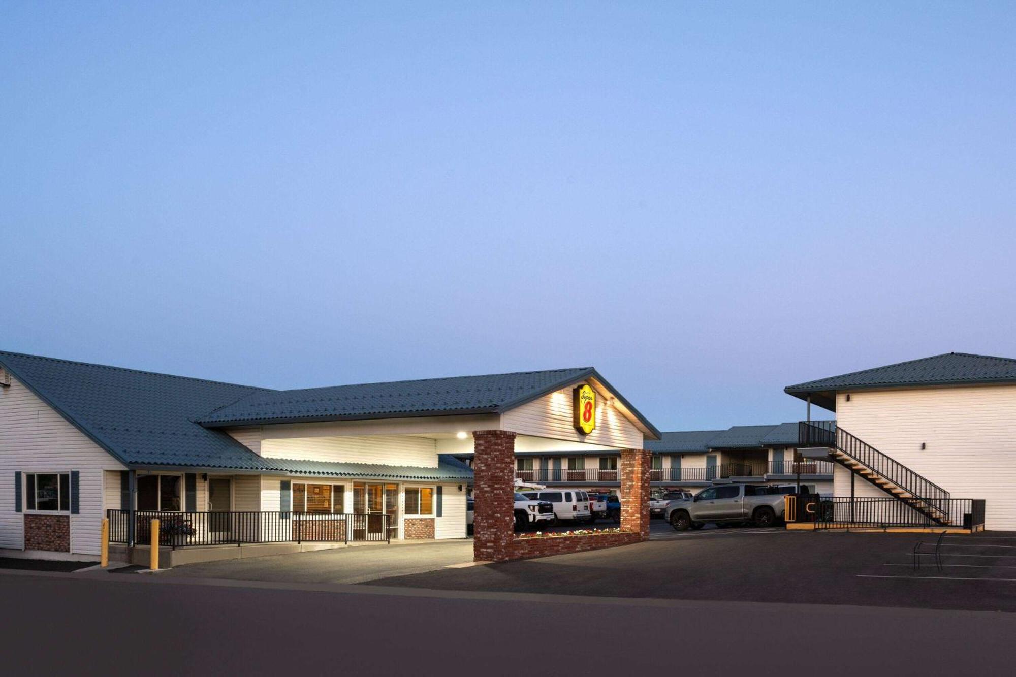 Super 8 by Wyndham Susanville Eksteriør billede
